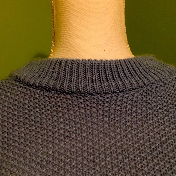 Blue Long sleeved round neck pullover sweater - Picture 2 of 7